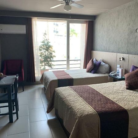 Hotel Fg León de los Aldamas Extérieur photo