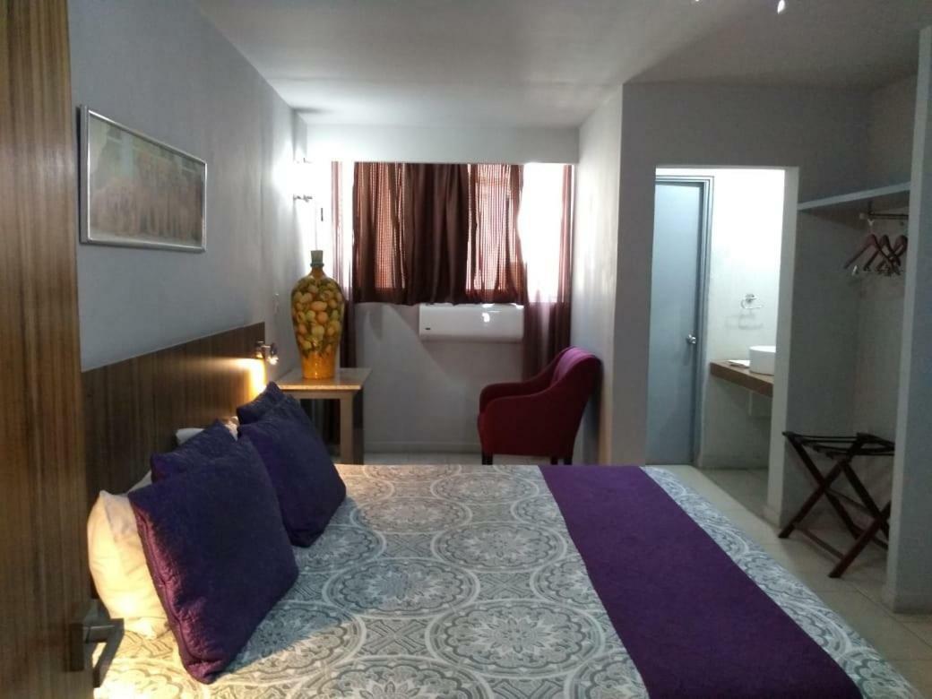 Hotel Fg León de los Aldamas Extérieur photo