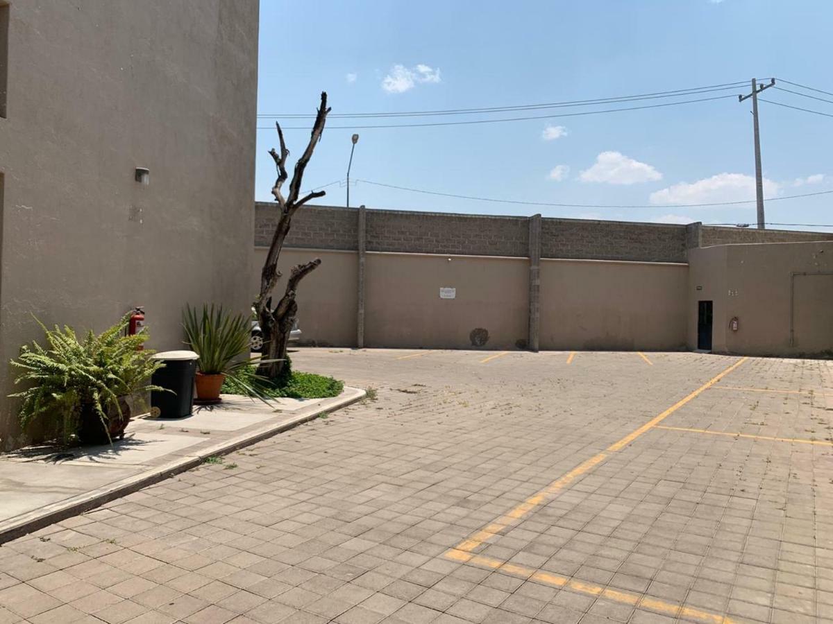 Hotel Fg León de los Aldamas Extérieur photo